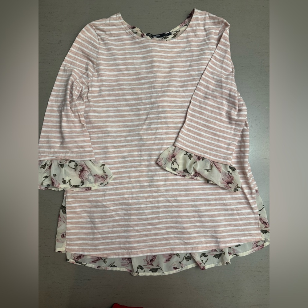 Doe & Rae Floral and Striped Blouse see the BACK!!  Large EUC